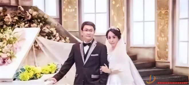 46歲女老板與小19歲的下屬結婚,49歲做試管嬰兒生三胎,這是為何 46歲女老板與小19歲的下屬結婚,49歲做試管嬰兒生三胎,這是為何(圖1)