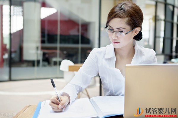 美國試管嬰兒專家：預計30歲以后生子，要注意流失的生育力(圖1)