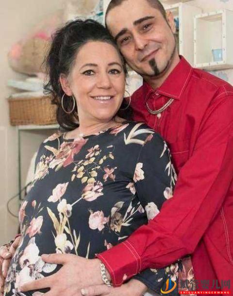 試管嬰兒網(wǎng):48歲女子努力懷孕23年不成,借高利貸做試管嬰成功,稱不后悔(圖2) 48歲女子努力懷孕23年不成,借高利貸做試管嬰成功,稱不后悔(圖1)