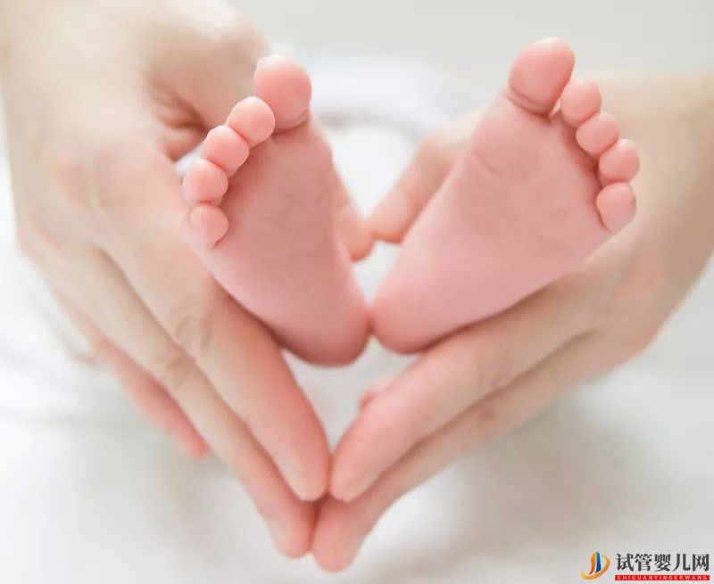 做試管嬰兒的最佳年齡和注意事項(xiàng),你知道了嗎?(試管嬰兒費(fèi)用大概要多少錢)(圖2) 做試管嬰兒的最佳年齡和注意事項(xiàng),你知道了嗎?(圖1)