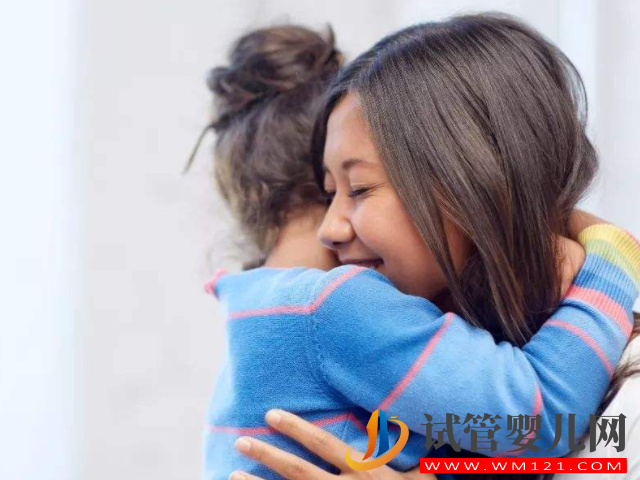 不用麻煩去醫院做親子鑒定，10招在家就能判斷孩子是否親生(圖1)