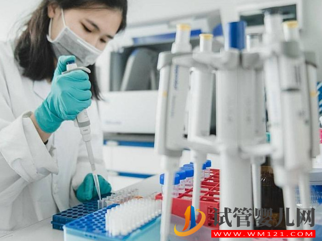 不用麻煩去醫院做親子鑒定，10招在家就能判斷孩子是否親生(圖2)