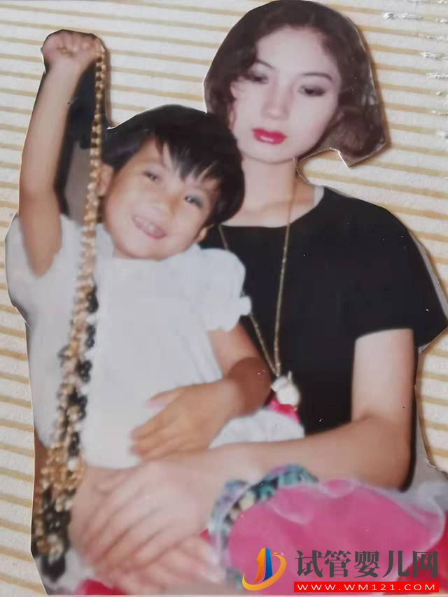 福州霸氣!30歲單身模特試管生混血三胞胎_月花銷10萬(圖1)