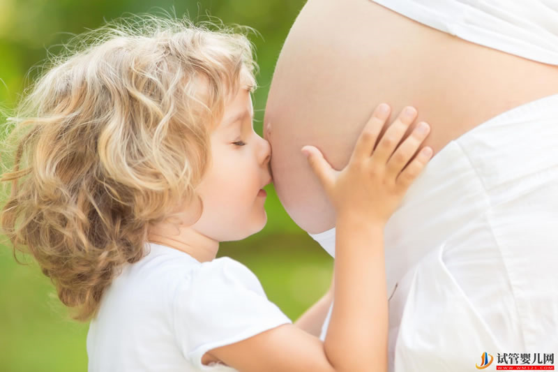 女性吃黑豆的最佳時(shí)間 懷孕可以紅豆黑豆大米一起煮粥嗎(圖1) 女性吃黑豆的最佳時(shí)間 懷孕可以紅豆黑豆大米一起煮粥嗎(圖1)