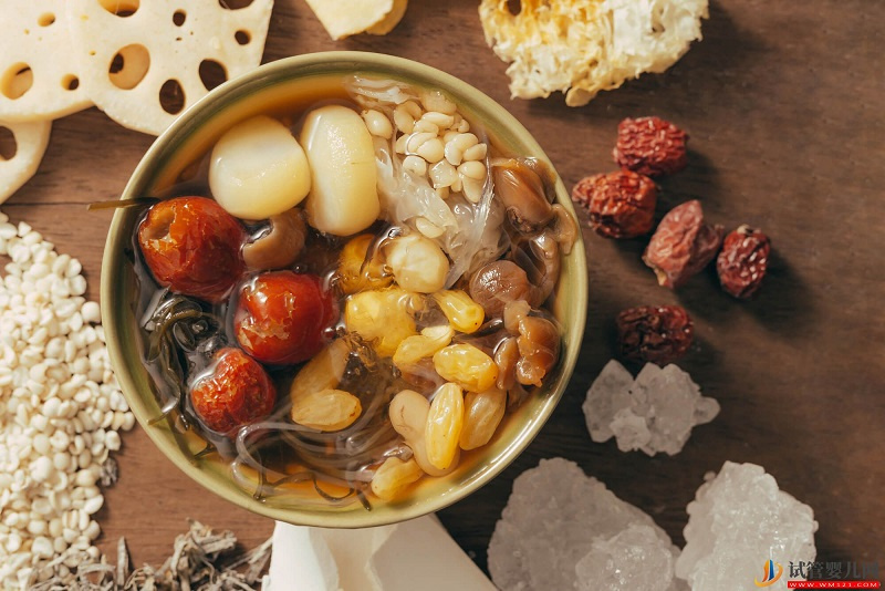 補腎黑豆豬尾湯 黑豆煲什么湯好喝(圖1)