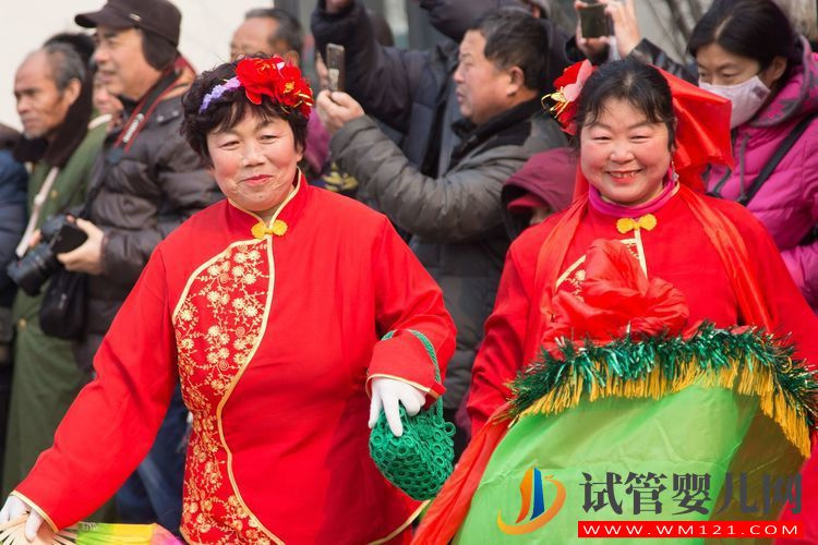 60歲大媽做試管嬰兒7年后才后悔,早知道不生“雙胞胎”了(圖2)