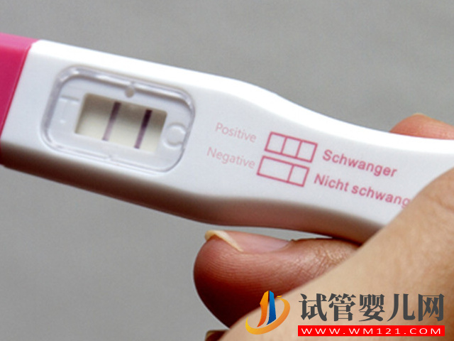 驗孕棒顯示兩條紅杠卻沒懷孕,小心是生化妊娠在“作祟”(圖1) 驗孕棒顯示兩條紅杠卻沒懷孕,小心是生化妊娠在“作祟”(圖1)