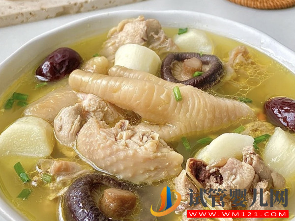 老母雞湯催奶做法大全,按照步驟燉好喝又營(yíng)養(yǎng)(圖1) 老母雞湯催奶做法大全,按照步驟燉好喝又營(yíng)養(yǎng)(圖1)