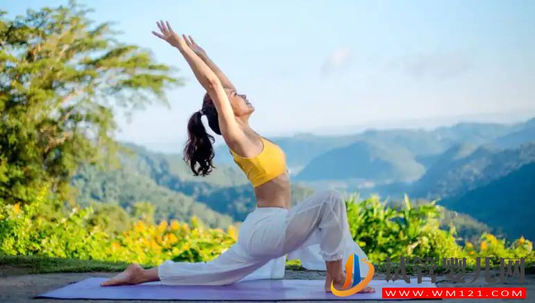 冬天來了！這7個瑜伽姿勢來緩解僵硬并提高靈活性(圖1)