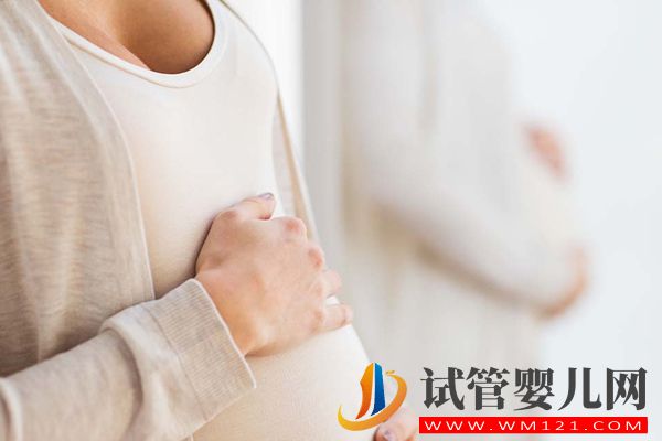 孕婦分泌物和羊水有5點(diǎn)區(qū)別，內(nèi)褲一小塊濕不一定破水(圖2)