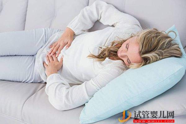 同房5到6天懷孕最明顯征兆詳解：肚子脹氣是受孕成功前兆(圖1)