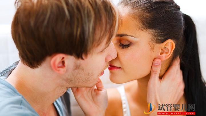 夫妻性生活規(guī)律對(duì)女性有什么好處 專家稱性生活規(guī)律有助調(diào)理月經(jīng)(圖1)