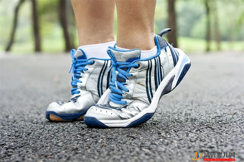 一個流傳800年的養生動作，比散步還簡單！通血管、強骨骼、護腰腎……(圖1)