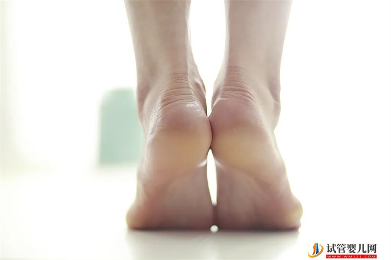 一個流傳800年的養生動作，比散步還簡單！通血管、強骨骼、護腰腎……(圖8)